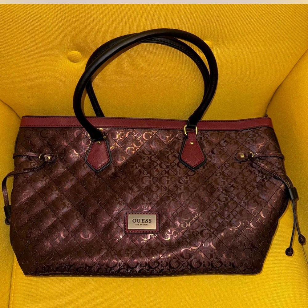 Guess Large Patent Leather Tote Embossed Signature Shoulder Tote Bag